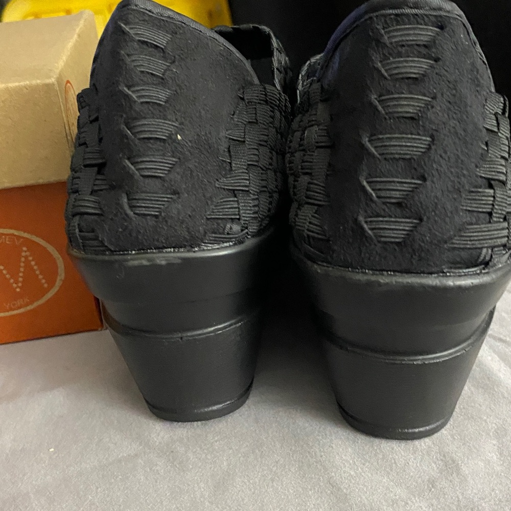 NEW IN BOX Bernie Mev Yvonne Black Woven Peep-Toe Wedge ShoesWo size 10(EU41) - Picture 10 of 10